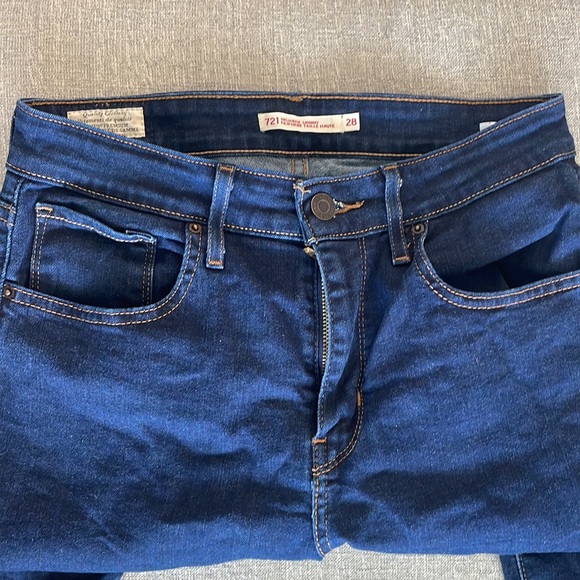 Levi’s 721 High Rise Skinny Jeans - Picture 7 of 7